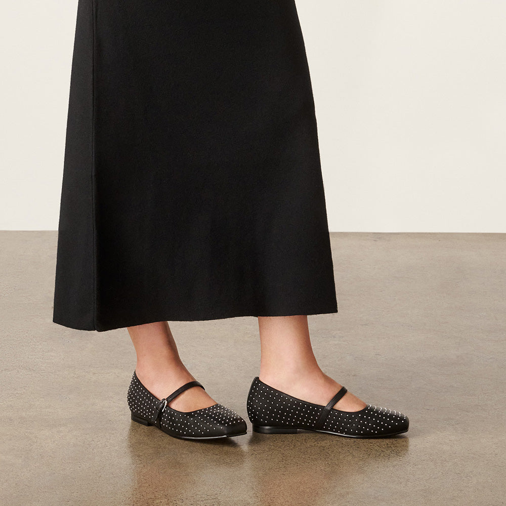 Hepburn | Black Stud