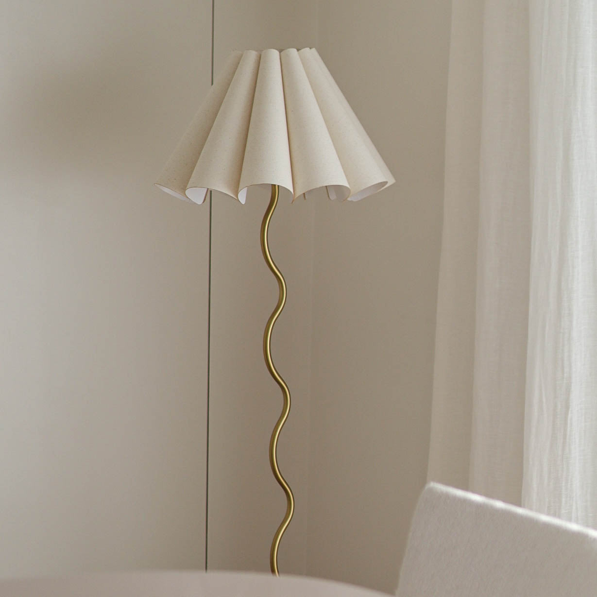 Cora Floor Lamp | Neutral/Gold