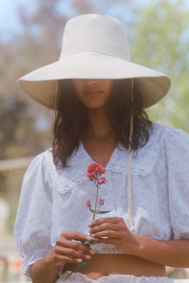 Holiday Bucket | Beige Canvas