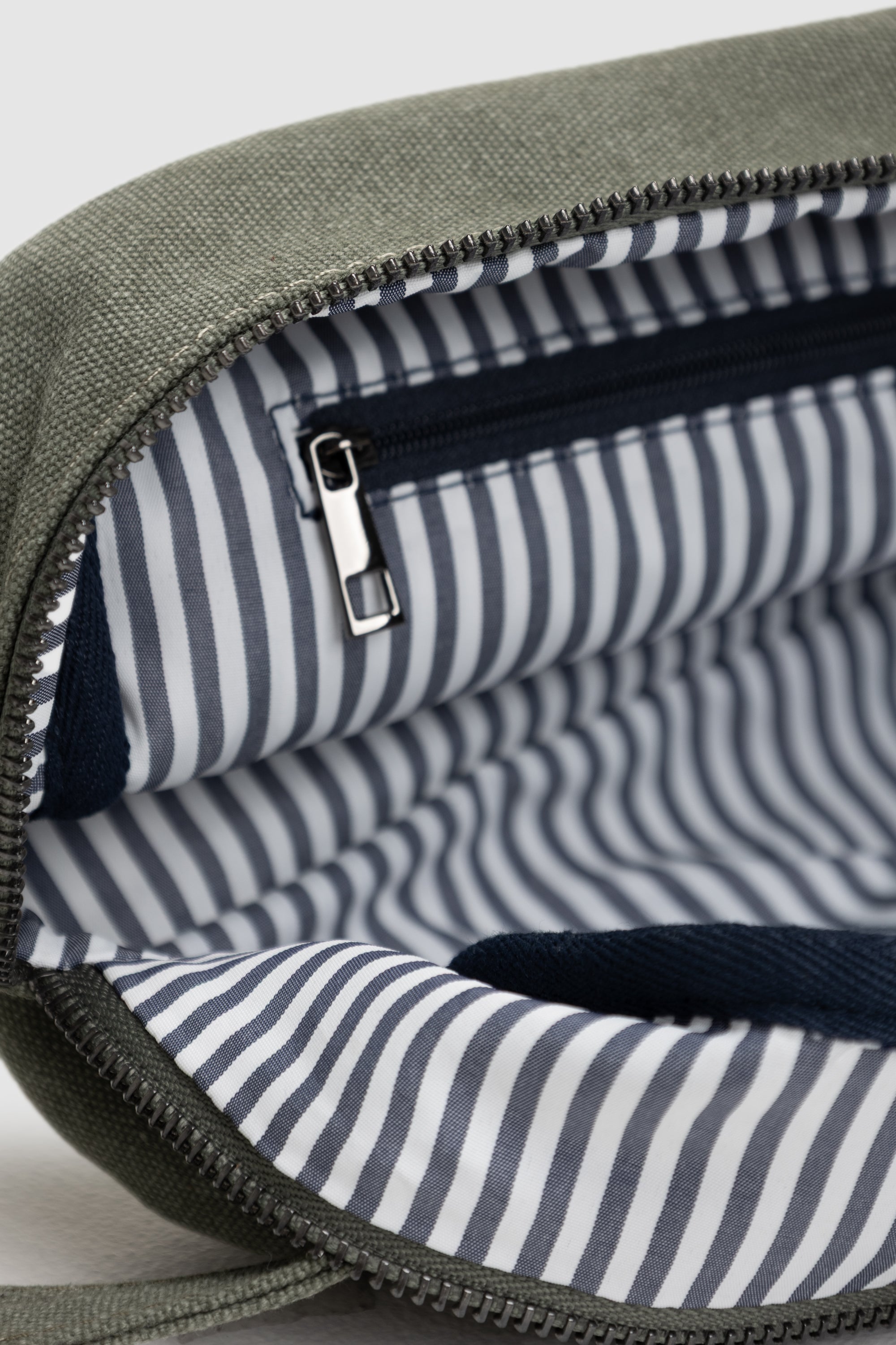 Logo Wash Bag | Pine