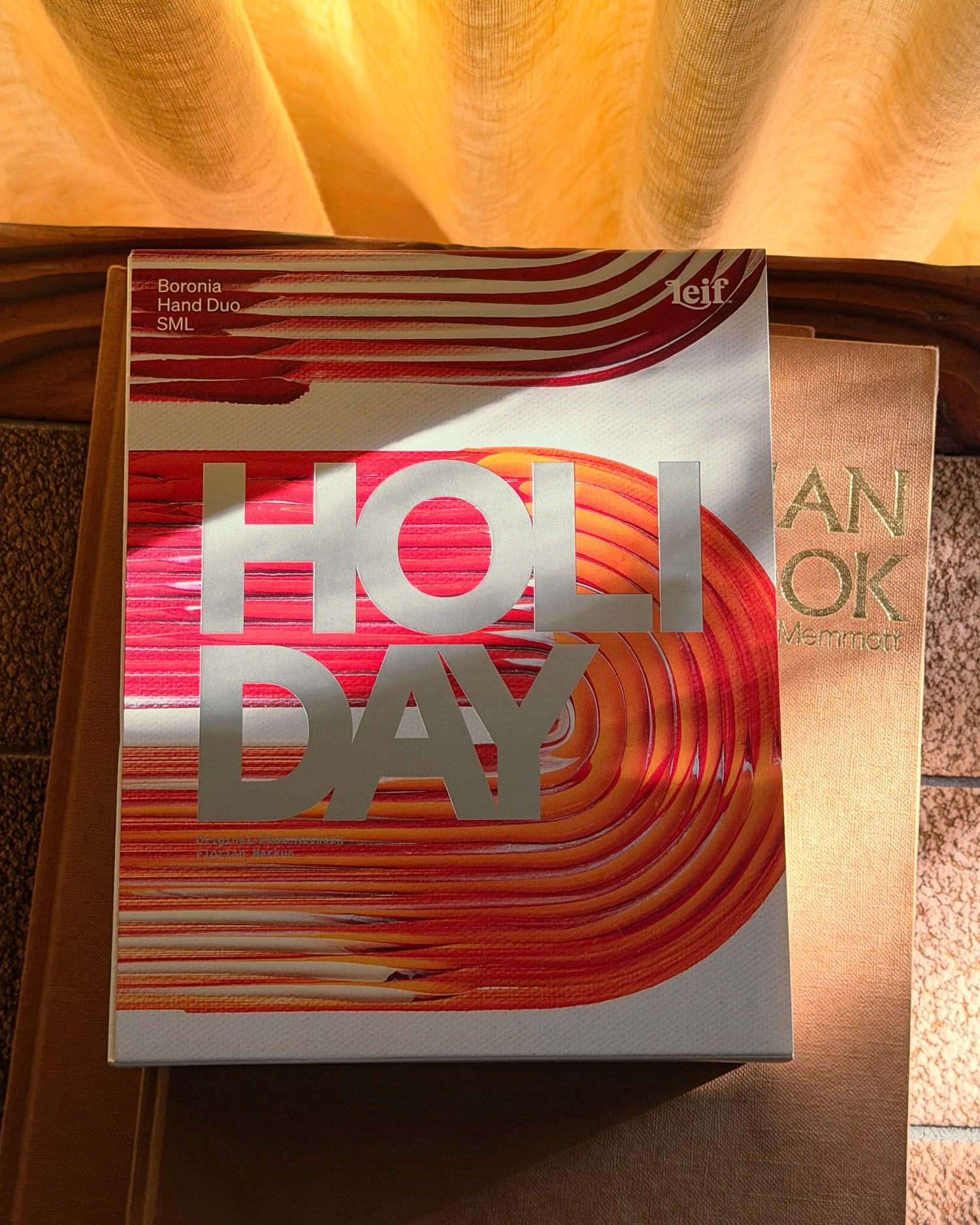 Limited Edition Holiday Boronia Hand Duo Sml