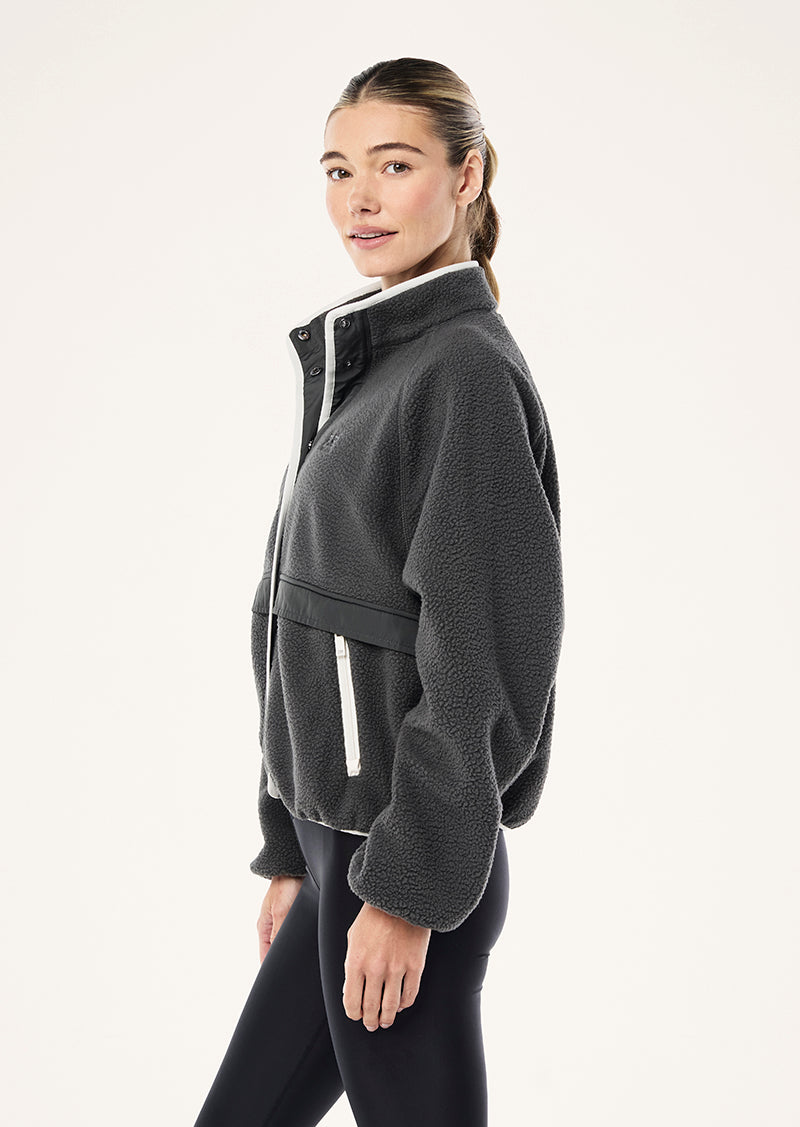 Technique Jacket | Caviar